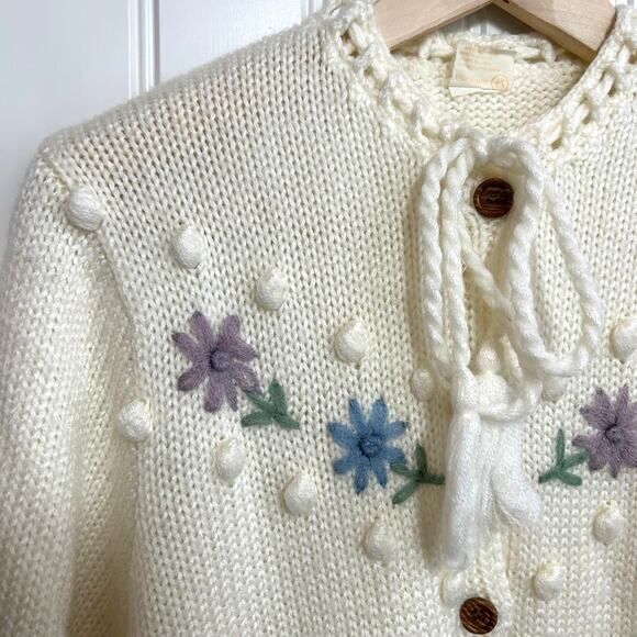 Vintage Floral Embroidered Cardigan Cream L/XL 3D Flowers Cottagecore Tie Neck - Picture 12 of 16